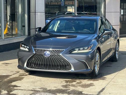 2019 Lexus ES 300h Luxury