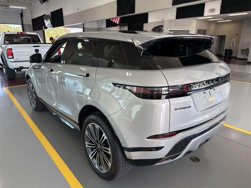 2025 Land Rover Range Rover Evoque Dynamic SE