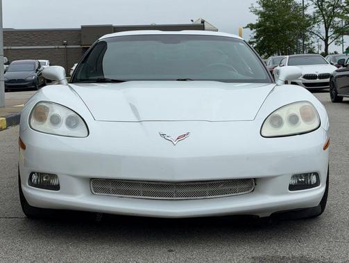 Arctic White 2011 Chevrolet Corvette Base