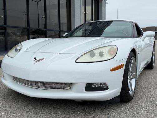 Arctic White 2011 Chevrolet Corvette Base