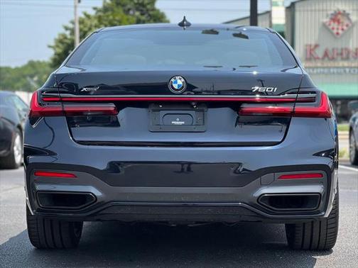 2022 BMW 750 i xDrive