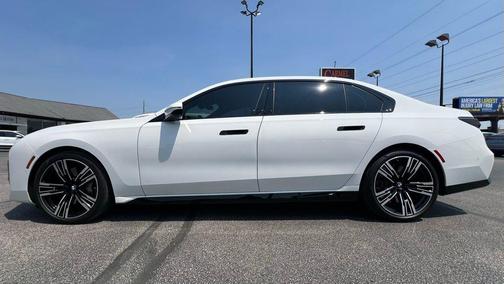 2023 BMW 760 i xDrive