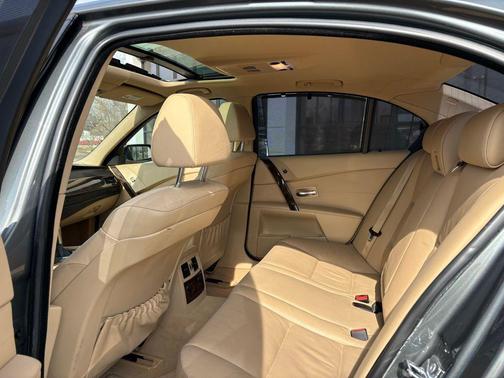 2005 BMW 545 545i