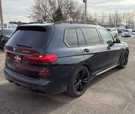 2022 BMW X7 M50i