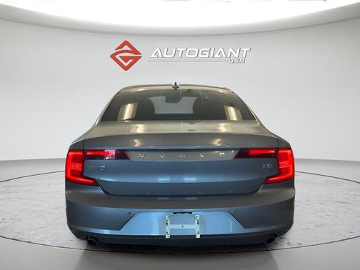 Gray Metallic 2018 Volvo S90 T5 Momentum