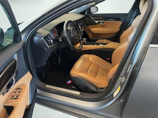 Gray Metallic 2018 Volvo S90 T5 Momentum