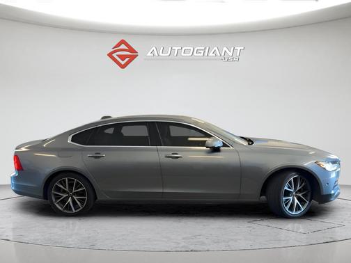 Gray Metallic 2018 Volvo S90 T5 Momentum