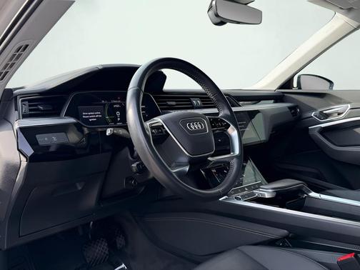 2021 Audi e-tron Premium