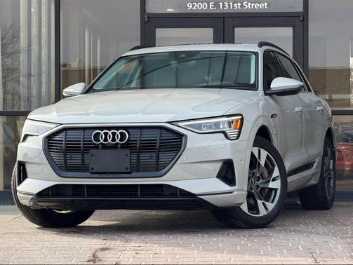 2021 Audi e-tron Premium