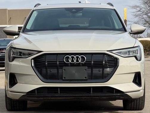 2021 Audi e-tron Premium