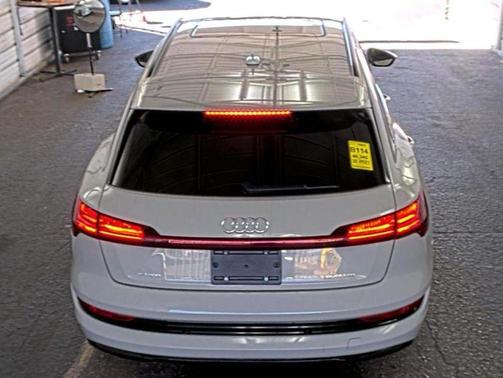 2021 Audi e-tron Premium
