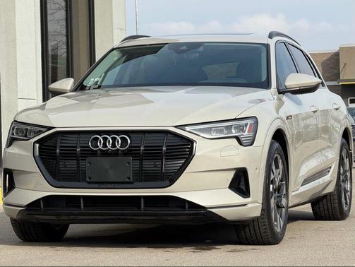 2021 Audi e-tron Premium
