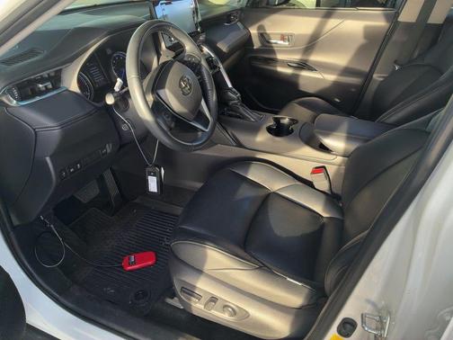 2022 Toyota Venza XLE