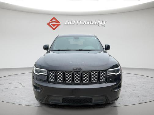 Diamond Black Crystal Pearlcoat 2020 Jeep Grand Cherokee Altitude