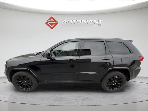 Diamond Black Crystal Pearlcoat 2020 Jeep Grand Cherokee Altitude