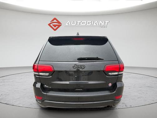 Diamond Black Crystal Pearlcoat 2020 Jeep Grand Cherokee Altitude