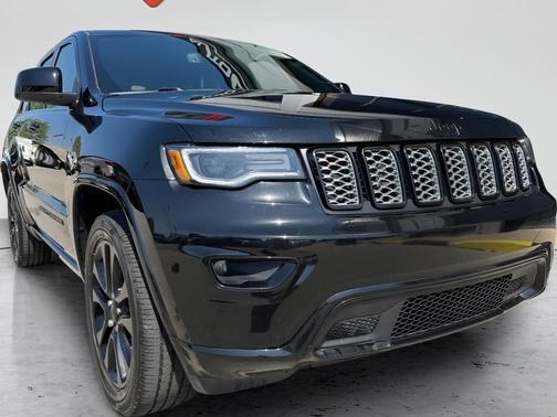 Diamond Black Crystal Pearlcoat 2020 Jeep Grand Cherokee Altitude