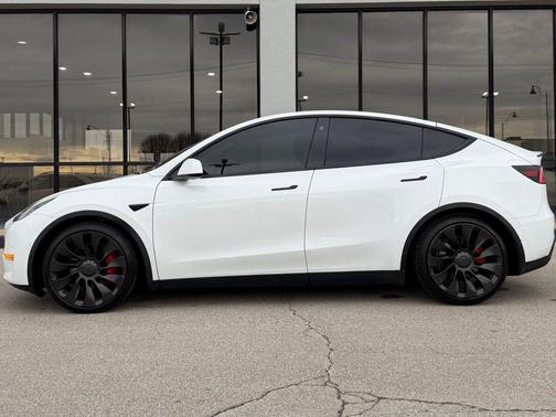 2022 Tesla Model Y Performance Dual Motor All-Wheel Drive