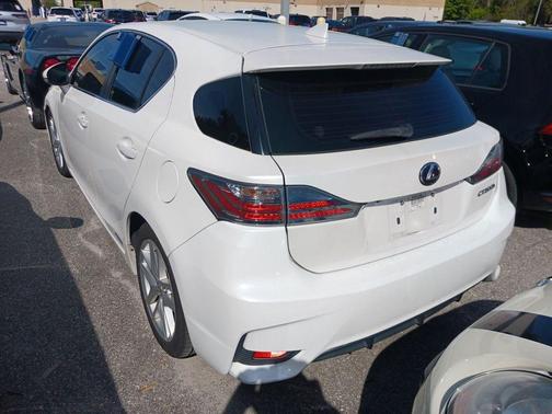 White 2016 Lexus CT 200h Base