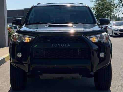 Midnight Black Metallic 2018 Toyota 4Runner TRD Pro