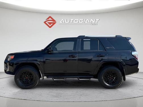 Midnight Black Metallic 2018 Toyota 4Runner TRD Pro