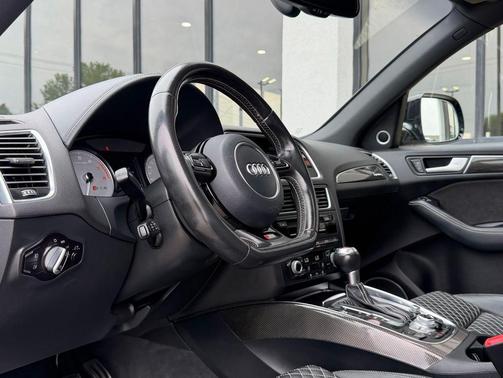 Brilliant Black 2016 Audi SQ5 3.0T Premium Plus