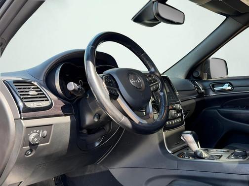 Diamond Black Crystal Pearlcoat 2020 Jeep Grand Cherokee High Altitude