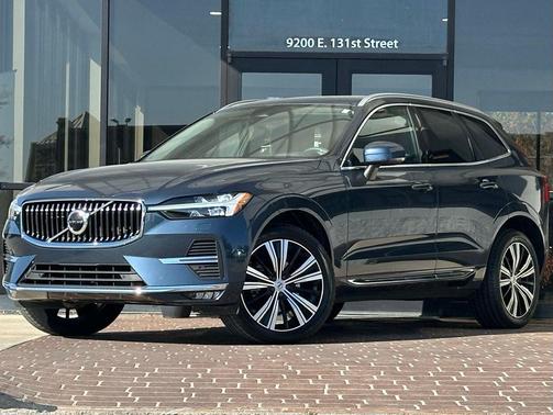 2022 Volvo XC60 B5 Inscription