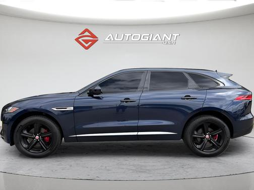 Dark Sapphire Metallic 2017 Jaguar F-PACE S