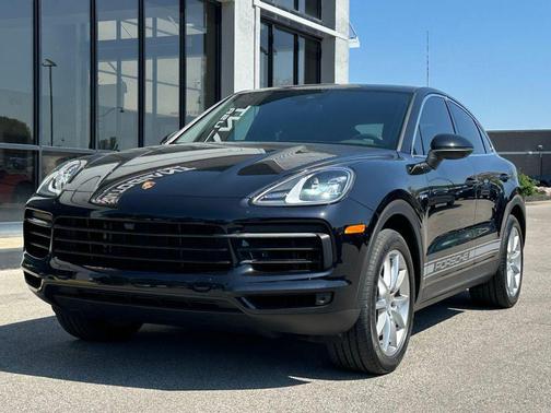 2022 Porsche Cayenne Base