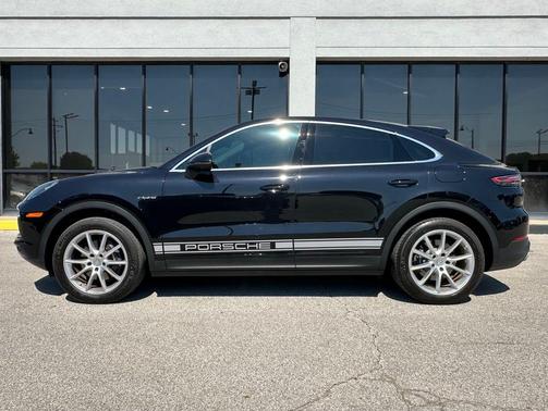 2022 Porsche Cayenne Base