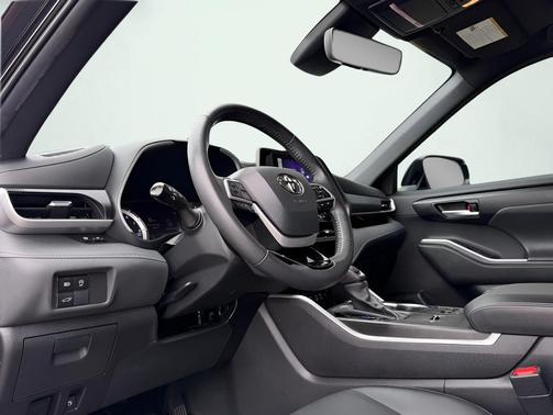 Midnight Black Metallic 2023 Toyota Highlander XSE