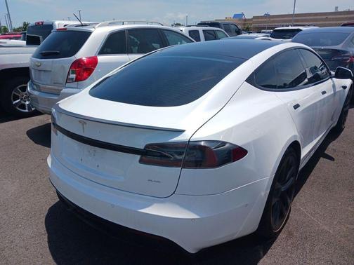 2022 Tesla Model S Plaid