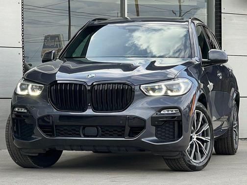 2021 BMW X5 M50i
