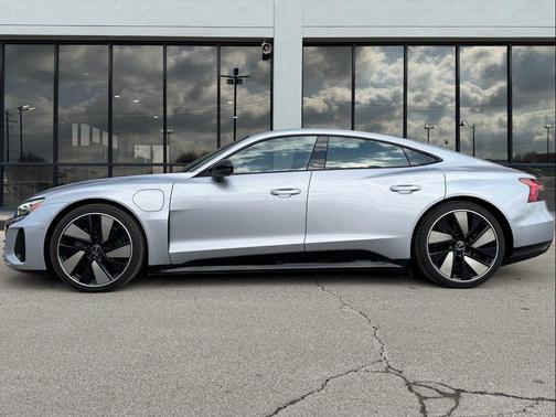 2022 Audi e-tron GT Prestige