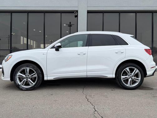 2020 Audi Q3 45 S line Premium