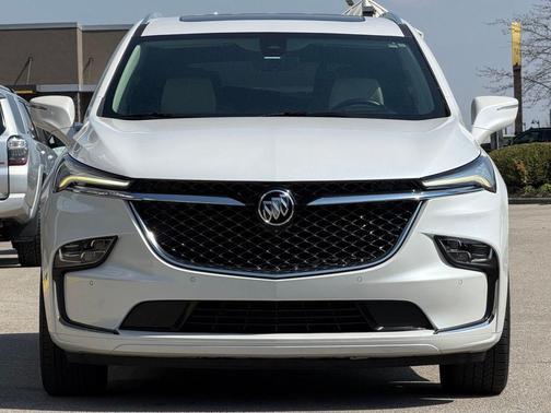 White Frost Tricoat 2022 Buick Enclave FWD Avenir