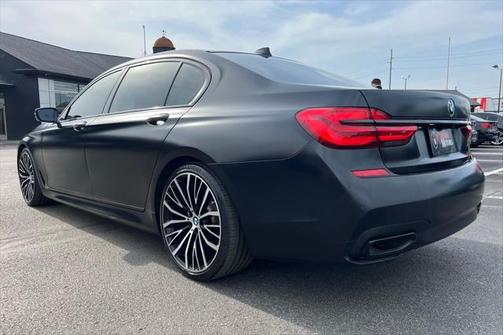 2019 BMW 740 740i