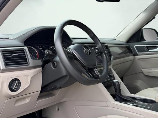 2020 Volkswagen Atlas 3.6L SE w/Technology