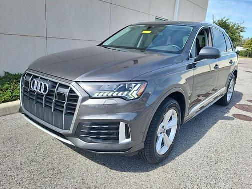 2024 Audi Q7 45 Premium Plus