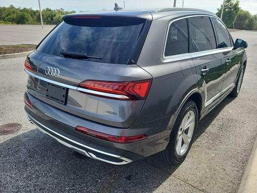 2024 Audi Q7 45 Premium Plus