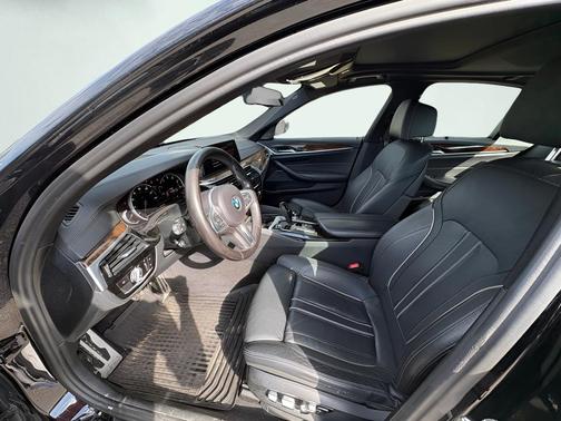 Black Sapphire Metallic 2017 BMW 540 xDrive