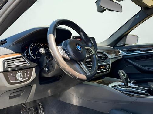Black Sapphire Metallic 2017 BMW 540 xDrive