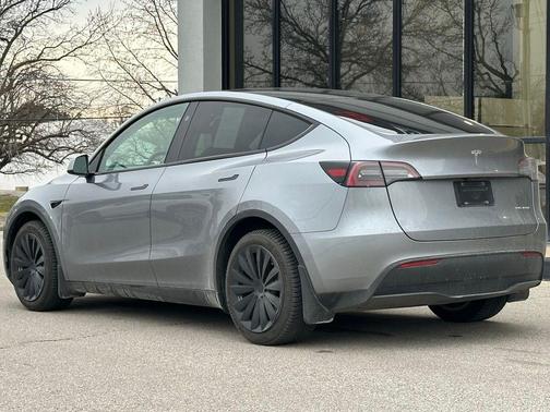 2024 Tesla Model Y Long Range Dual Motor All-Wheel Drive