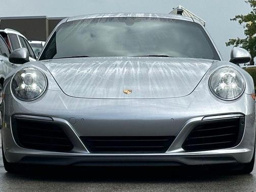 2019 Porsche 911 Carrera