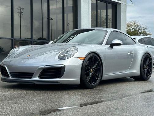 2019 Porsche 911 Carrera