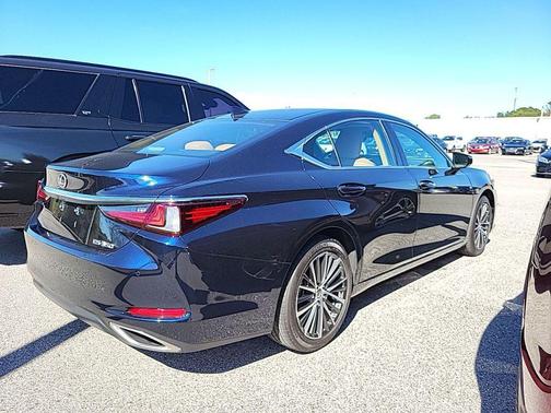 2024 Lexus ES 350 Base