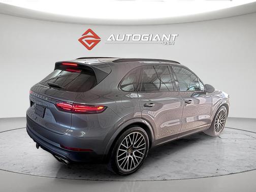 Quartzite Metallic 2019 Porsche Cayenne S