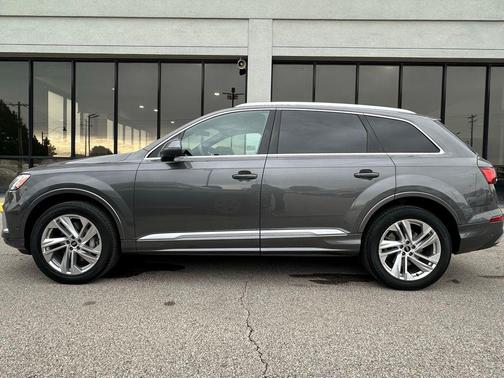 2021 Audi Q7 45 Premium Plus