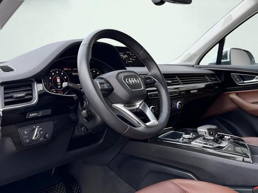 2019 Audi Q7 55 Premium Plus